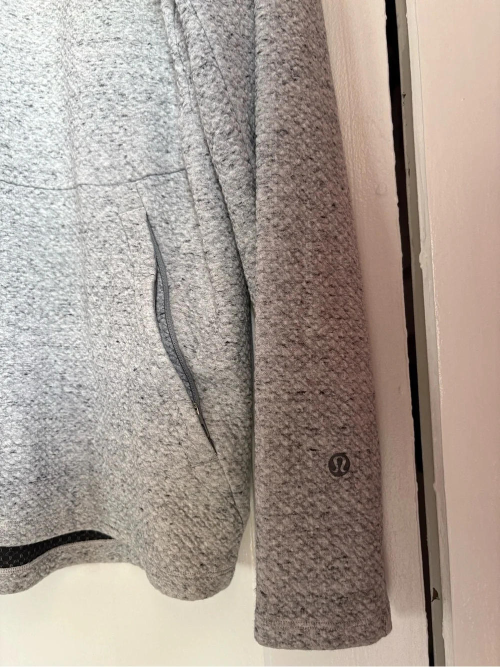 Lululemon Men’s At Ease Crew Neck Sweatshirt Heathered Grey Textured Size M - Picture 8 of 9